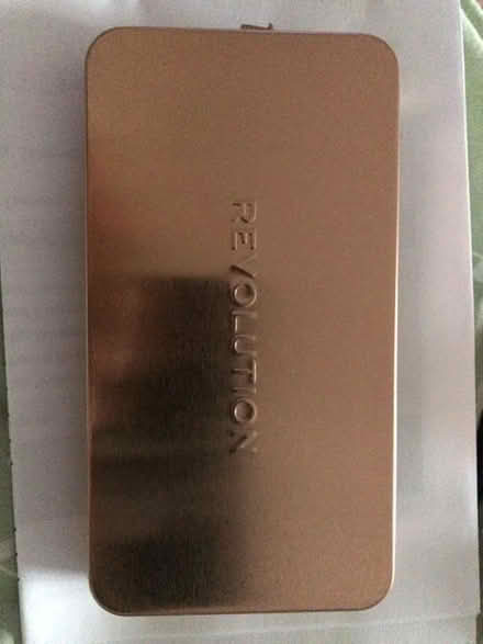 Photo of free Revolution eye shadow kit (Cavendish DE23) #1