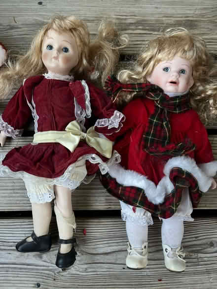 Photo of free Vintage dolls (Mohegan lake) #1
