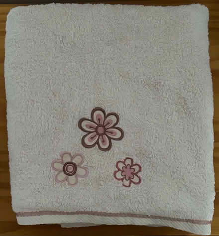 Photo of free Cream Bath Towel (Newtown RG1) #1