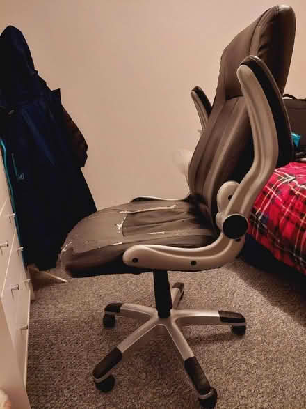 Photo of free Gas Lift Adjustable Office Chair (Seedhill PA2) #1