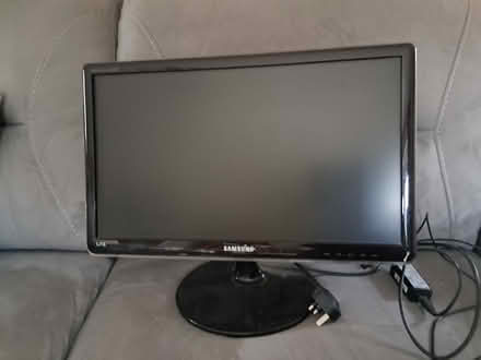 Photo of free Large Samsung screen (Wootton, near Abingdon OX13) #1