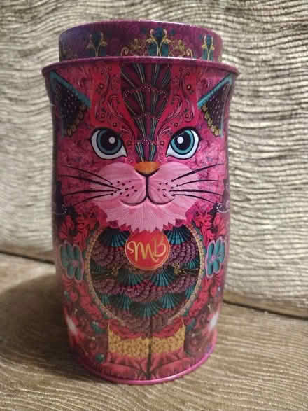 Photo of free USED For Coffee, Cat Tin, Vey Cute* (Barons Court W6) #1