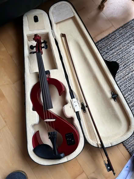 Photo of free Electric violin (Wraysbury TW19) #1