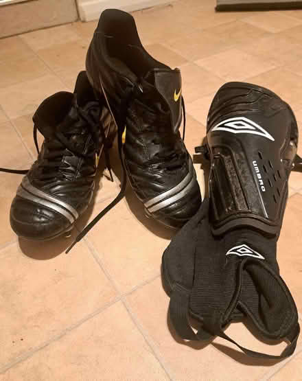 Photo of free Football boots plus shin pads (Leigh on Sea SS9) #1