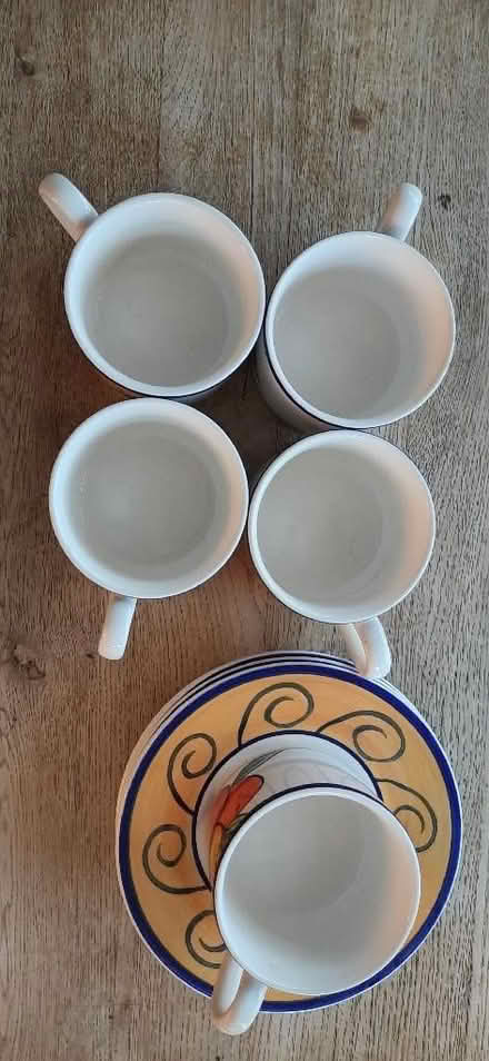 Photo of free Tea cups and saucers (Bradford on Avon BA15) #1