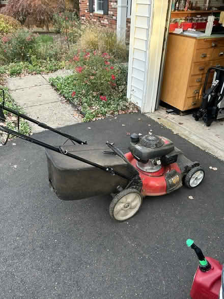 Photo of free Honda Lawn Mower (Perkasie) #4