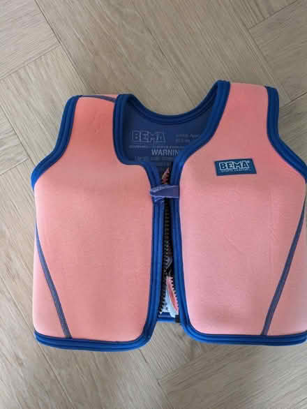 Photo of free Child's buoyancy aid age 4-6yrs (Wollaton) #1