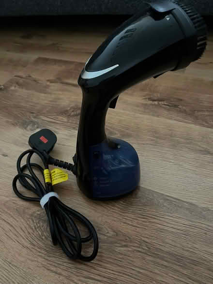 Photo of free Electric hand held clothes steamer (Stanstead Abbotts SG12) #1