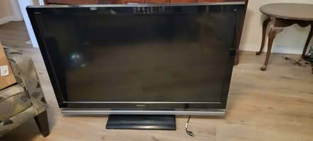 Photo of free 52" Sony bravia tv (West seattle by the college) #1