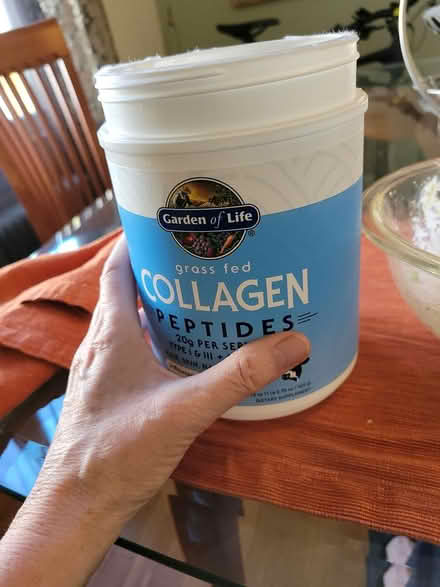 Photo of free Large food grade container with lid (Mount Rainier) #3