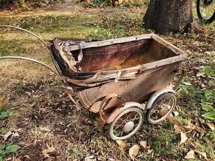 Photo of free Antique baby buggy (Old Ottawa East) #1