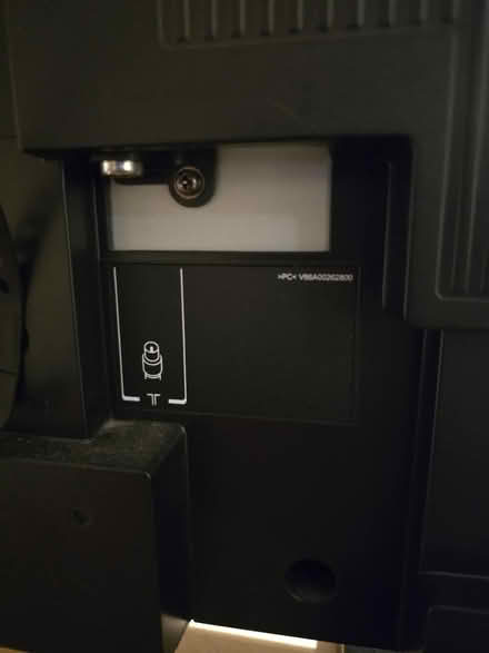 Photo of free TV Toshiba 37XV55D (Finchley Central) #4