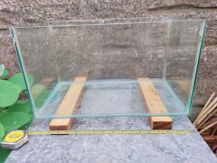 Photo of free Glass fish tank in excellent condition (Felton NE65) #1