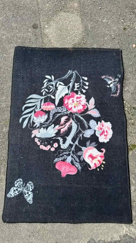 Photo of free Indoor/outdoor mat/rug (RG1) #1