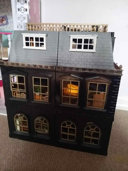 Photo of free Dolls house and crafts (MK41) #1