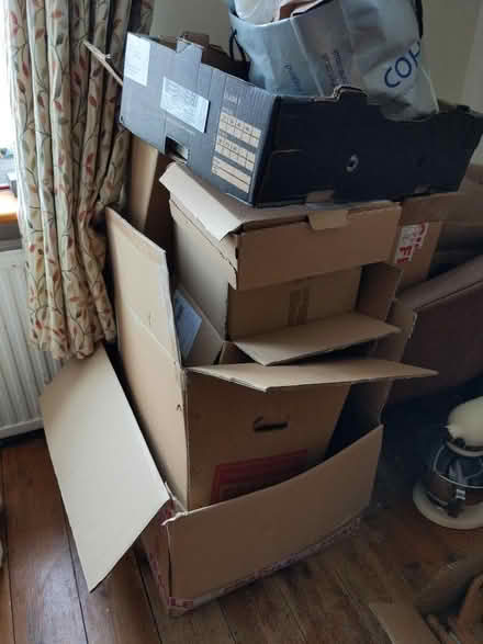 Photo of free Boxes and packing (Coulsdon CR5) #1