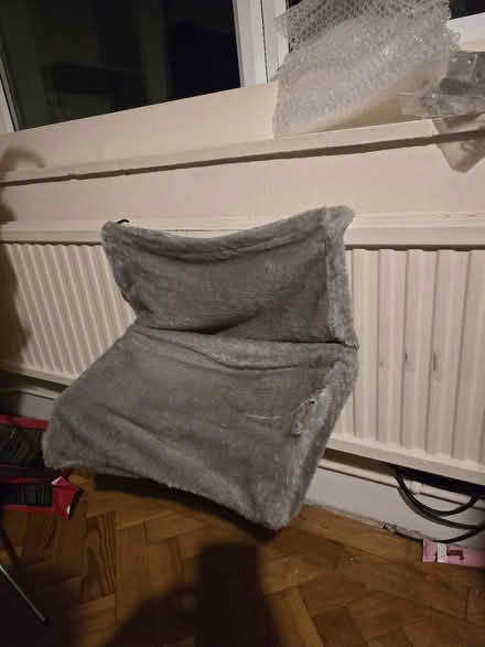 Photo of free Cat radiator bed (Finchley Central) #1