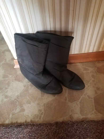 Photo of free Women's boots (N2b2t6) #1