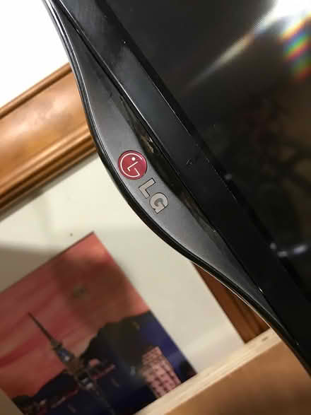 Photo of free 40 inch tv (Woodmansterne) #1