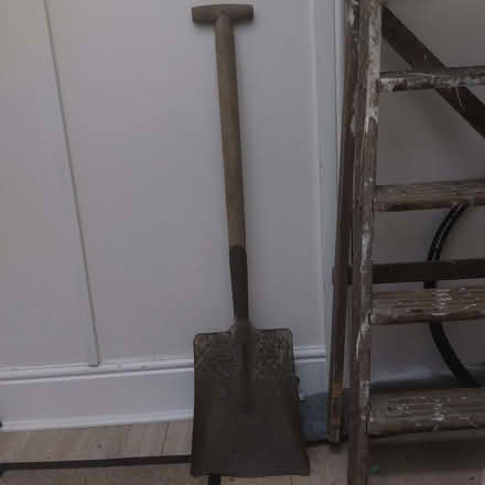 Photo of free Old shovel. (Endcliffe S10) #1