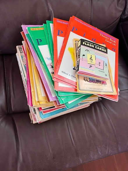 Photo of free Piano music/lesson books for kids (Larkspur) #1