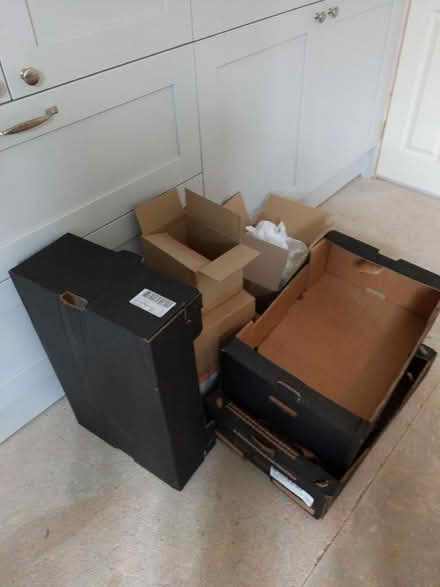 Photo of free Boxes and packing (Coulsdon CR5) #2