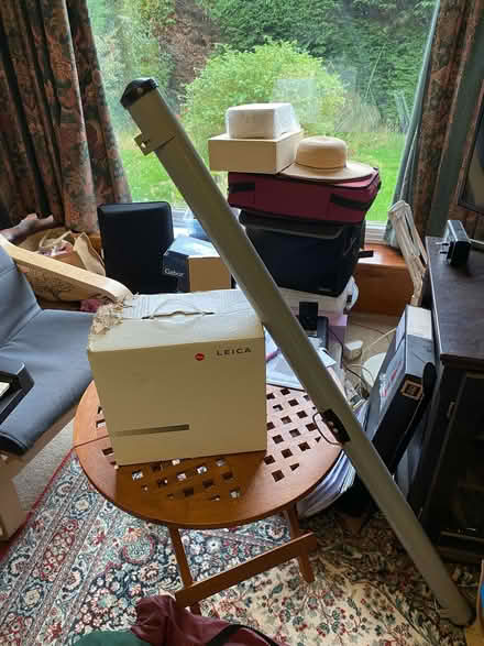 Photo of free Leica slide projector and screen (Greenhill S8) #1