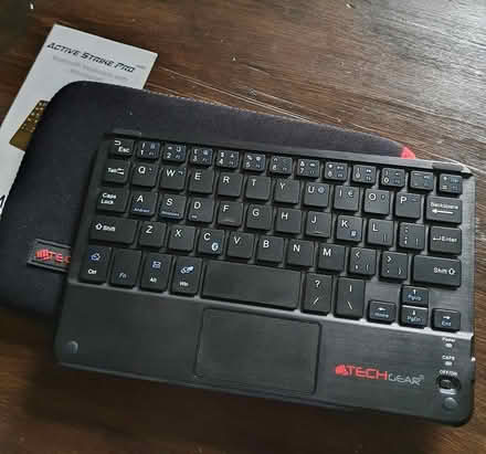 Photo of free Bluetooth tablet keyboard (Aldershot GU12) #1