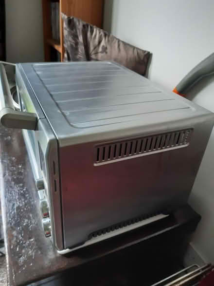 Photo of free Small electric oven (Parsons Heath, CO4) #3