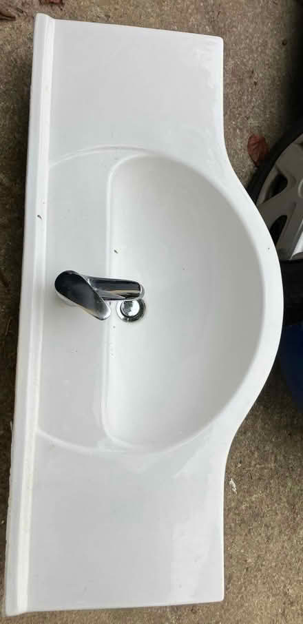 Photo of free White ceramic bathroom sink (CH49) #1