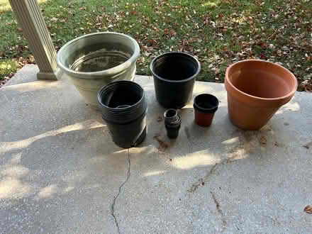 Photo of free Miscellaneous flower pots (Southeast Columbia) #2