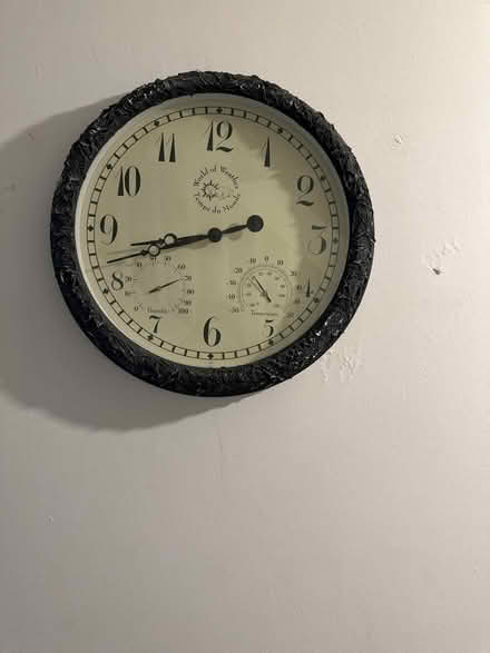 Photo of free Wall clock and handmade canvases (N11 1SZ) #3