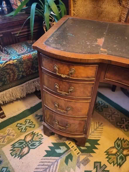 Photo of free Desk (Thornton Heath CR7) #3