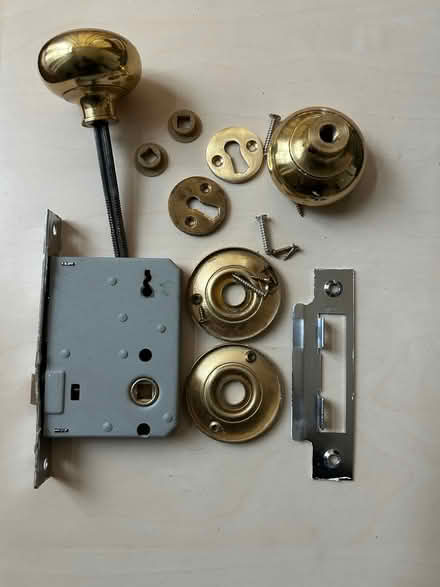 Photo of free Door lock with 2 keys (Mitcham CR4) #1