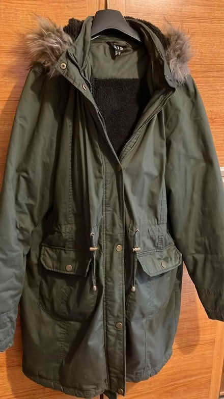 Photo of free woman’s Parka size 20 (WN7) #1