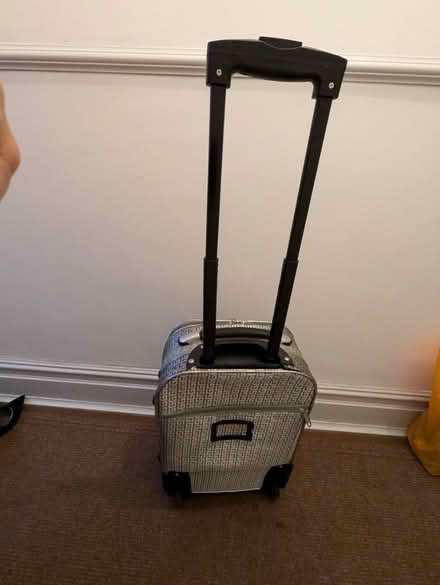 Photo of free Small suitcase (PO4) #3