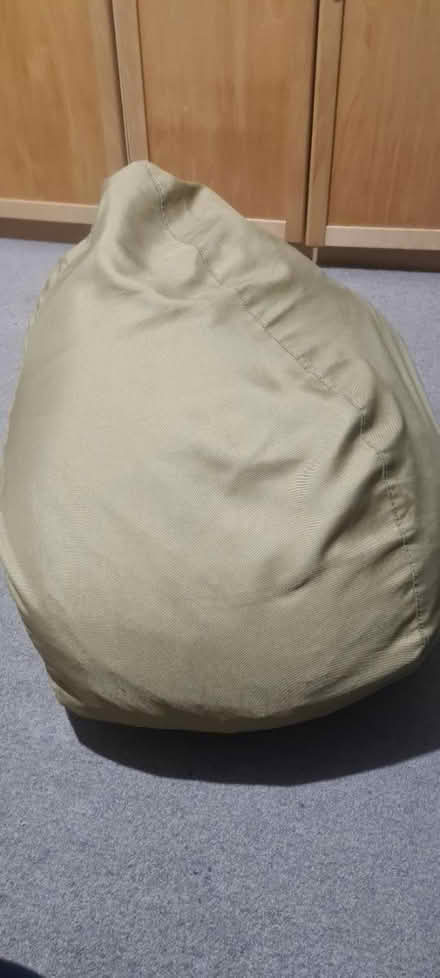 Photo of free Bean bag & inner fill of feathers (SW20) #1