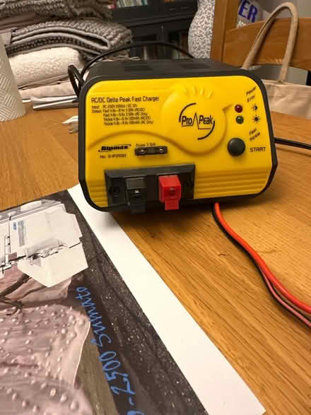Photo of free Ni-mh / nicad battery charger (Farnborough GU14) #1