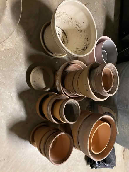 Photo of free Terra Cotta flower/plant pots assorted sizes - 20707 #1
