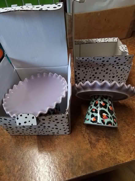 Photo of free 2 Eleanor Bowmer mini stands (Fords Farm RG31) #1