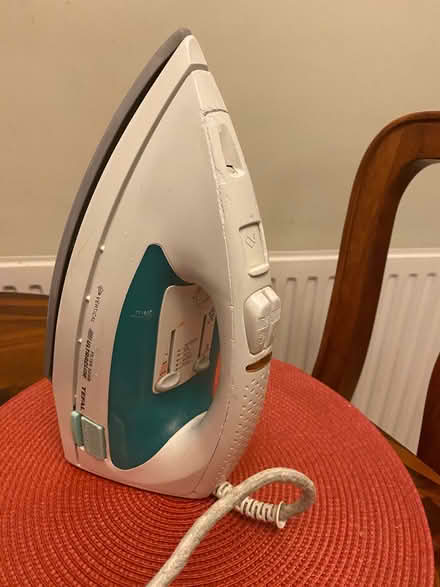 Photo of free Steam iron (Cuxton ME2) #2