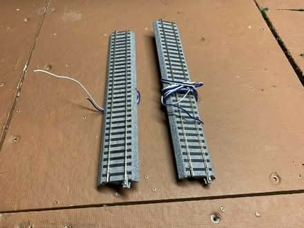 Photo of free HO Scale Kato raised roadbed track (Barrhaven -- Stonebridge) #2