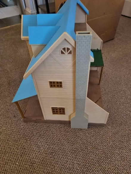 Photo of free Large Sylvanian house (Hampton Hill TW11) #2