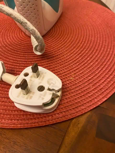 Photo of free Steam iron (Cuxton ME2) #1