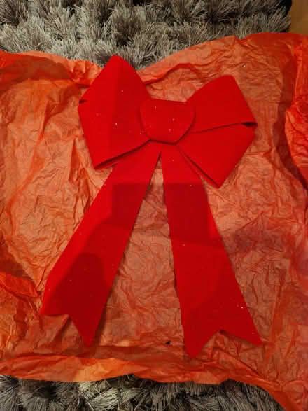 Photo of free Red Glitter Christmas Tree Topper (Shinfield RG2) #2