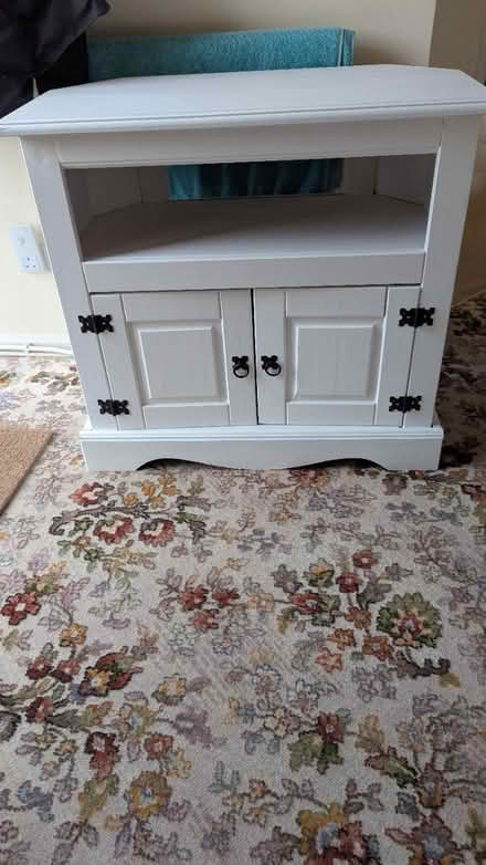 Photo of free TV cabinet (Rochford SS4) #4