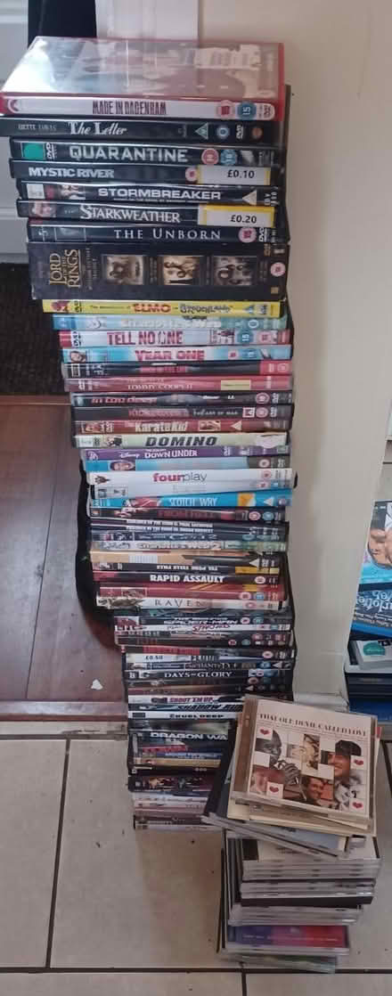 Photo of free Dvds and cds (WN5) #1