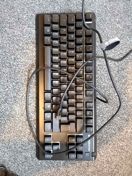 Photo of free USB keyboard (Loughton IG10) #1