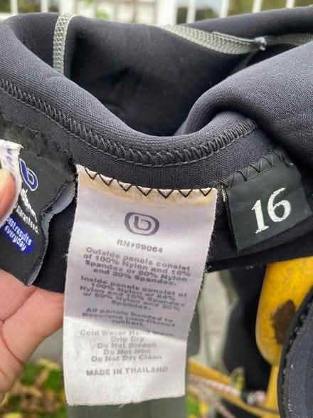 Photo of free Teenagers wet suit size 16 (IP4) #1