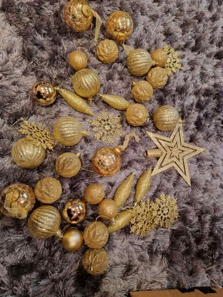 Photo of free Gold Mixed Christmas Tree Decorations (Shinfield RG2) #1